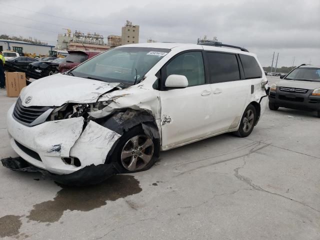 2014 Toyota Sienna LE