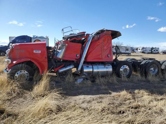 2023 Peterbilt 389