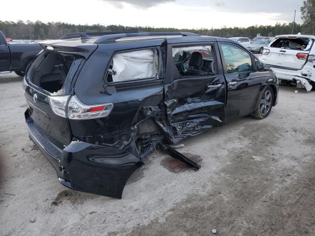 2020 Toyota Sienna SE