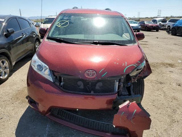 2014 Toyota Sienna LE