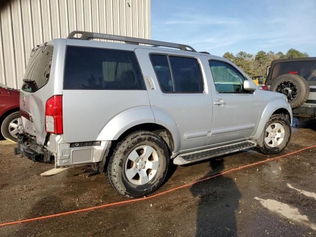 2005 Nissan Pathfinder LE