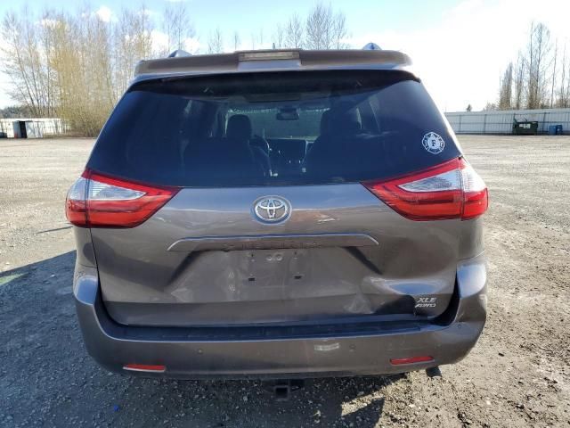 2018 Toyota Sienna XLE