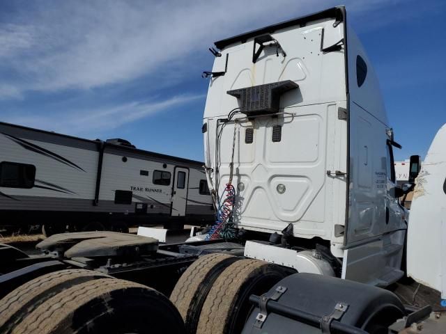 2015 Freightliner Cascadia 125