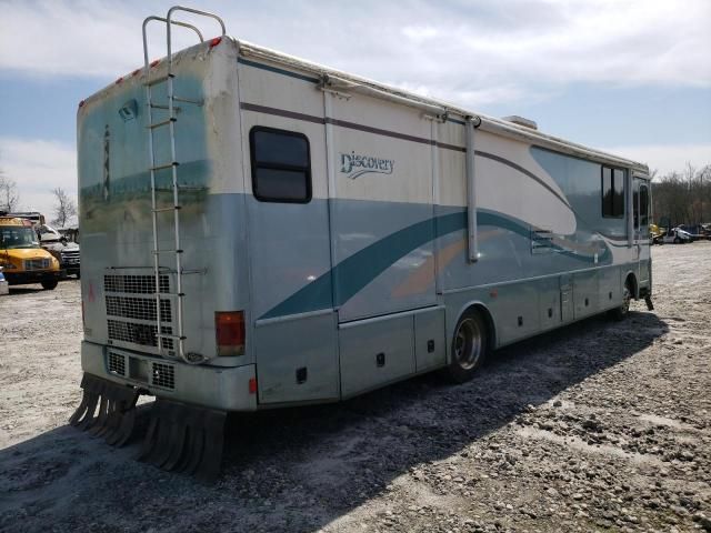 2000 Discovery 2000 Freightliner Chassis X Line Motor Home