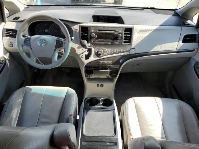 2014 Toyota Sienna LE