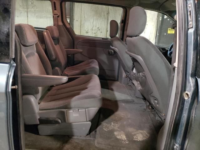 2005 Chrysler Town & Country LX