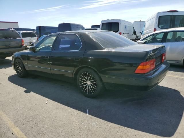 2000 Lexus LS 400