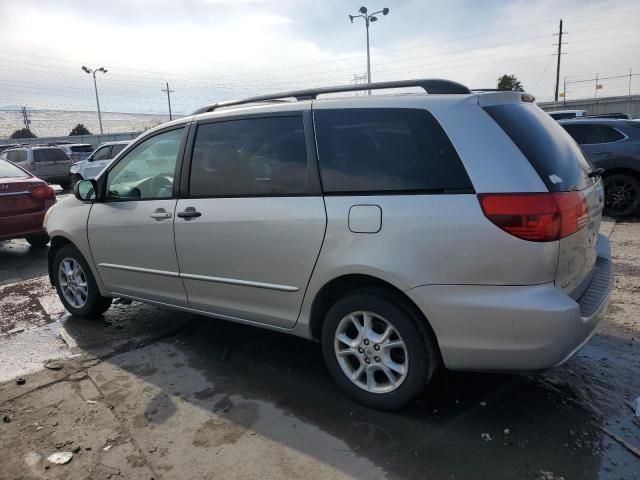 2004 Toyota Sienna LE