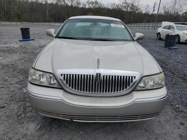 2003 Lincoln Town Car Signature