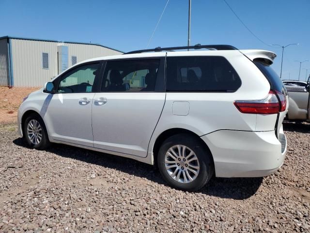 2017 Toyota Sienna XLE