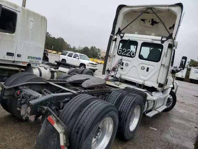 2018 Freightliner Cascadia 113