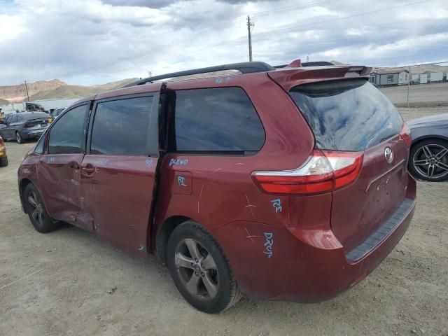 2019 Toyota Sienna LE