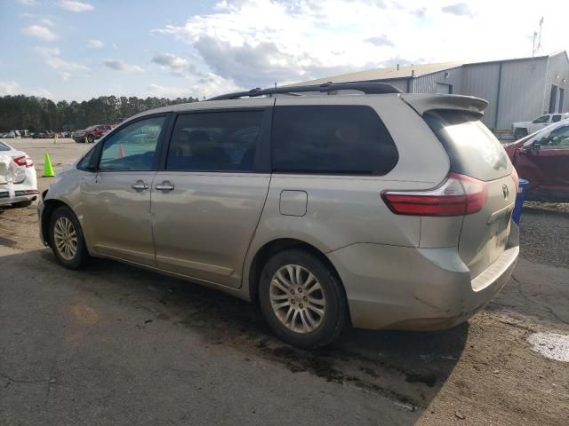 2017 Toyota Sienna XLE