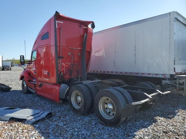 2017 Kenworth Construction T680