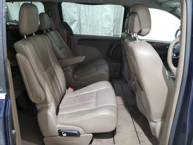 2012 Chrysler Town & Country Touring L