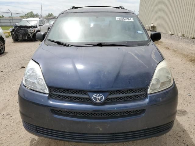 2004 Toyota Sienna CE