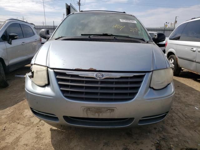 2005 Chrysler Town & Country Touring