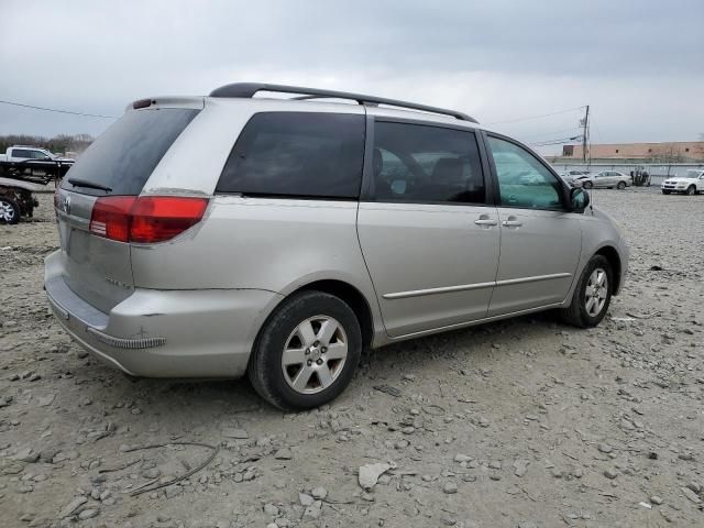 2004 Toyota Sienna CE