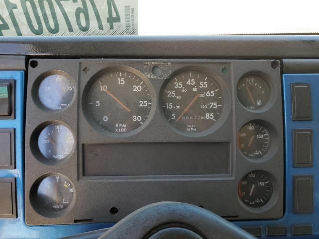 1999 Freightliner Medium Conventional FL70