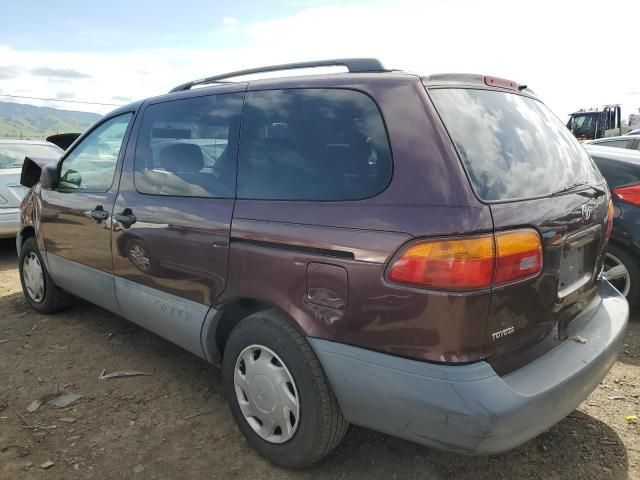 2000 Toyota Sienna LE