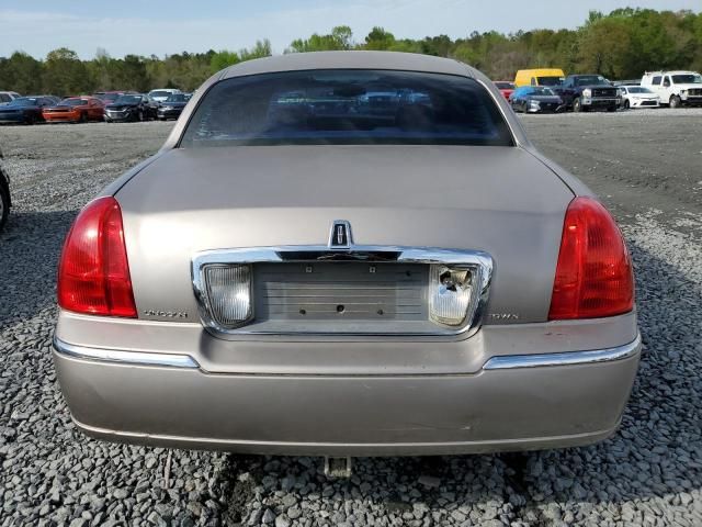 2003 Lincoln Town Car Executive