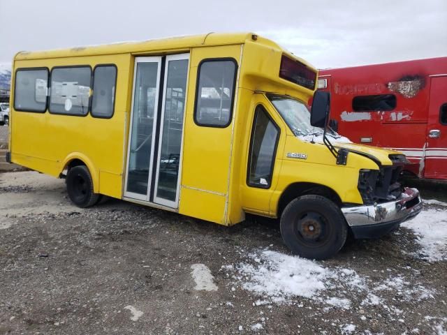 2016 Ford Econoline E450 Super Duty Cutaway Van