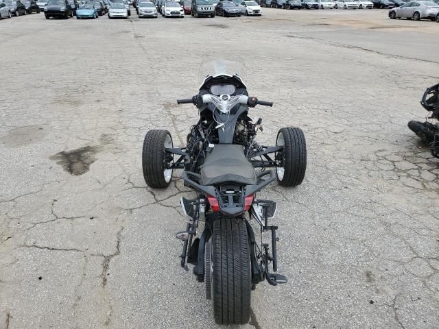 2013 Can-Am Spyder Roadster ST