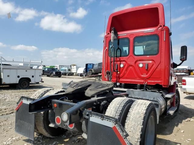 2019 Freightliner Cascadia 113