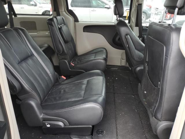 2012 Chrysler Town & Country Touring