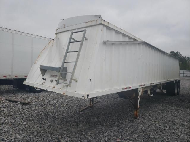 2011 Manac Inc Trailer