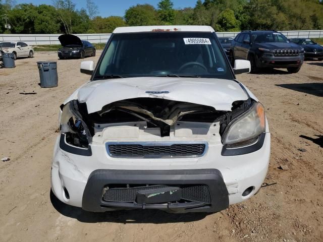 2011 KIA Soul +