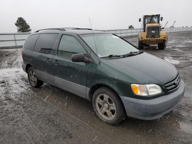 2001 Toyota Sienna LE