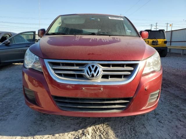 2011 Volkswagen Routan SE