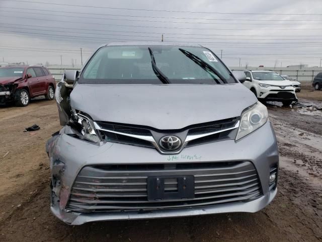 2018 Toyota Sienna XLE