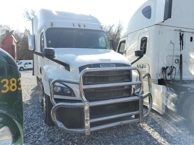 2018 Freightliner Cascadia 126