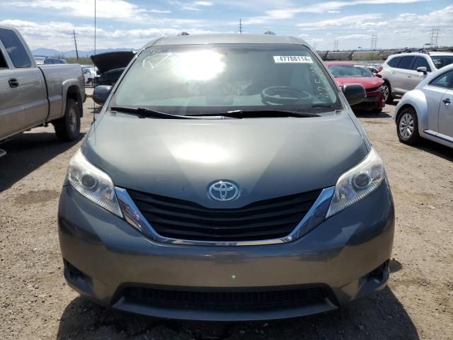 2014 Toyota Sienna LE