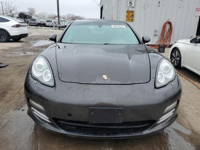 2011 Porsche Panamera 2