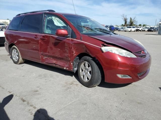 2010 Toyota Sienna XLE