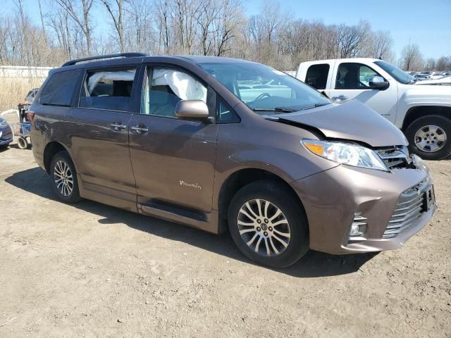 2018 Toyota Sienna XLE