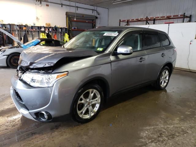 2015 Mitsubishi Outlander SE