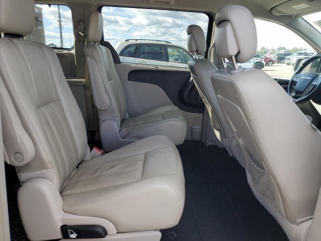 2013 Chrysler Town & Country Touring L