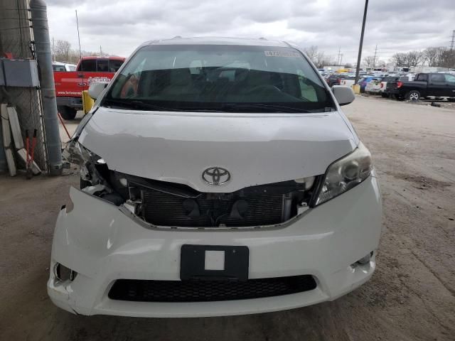 2013 Toyota Sienna XLE