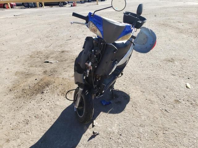 2022 Vespa Moped
