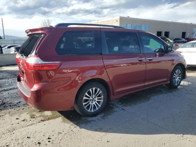 2018 Toyota Sienna XLE