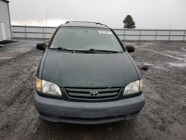 2001 Toyota Sienna LE