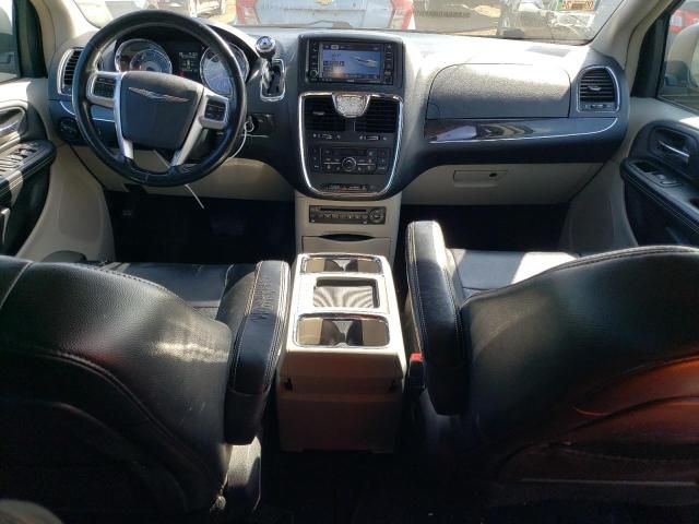 2011 Chrysler Town & Country Touring L