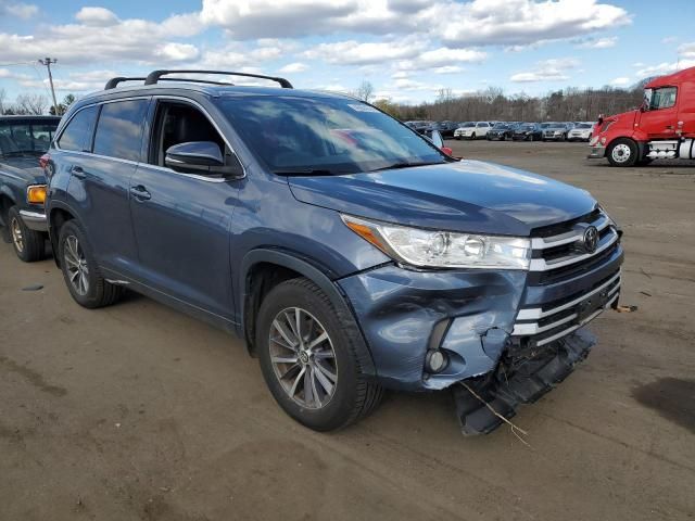 2017 Toyota Highlander SE