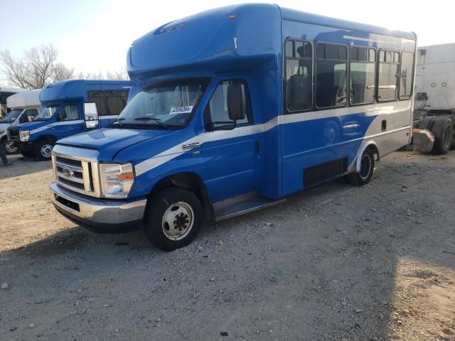 2019 Ford Econoline E350 Super Duty Cutaway Van