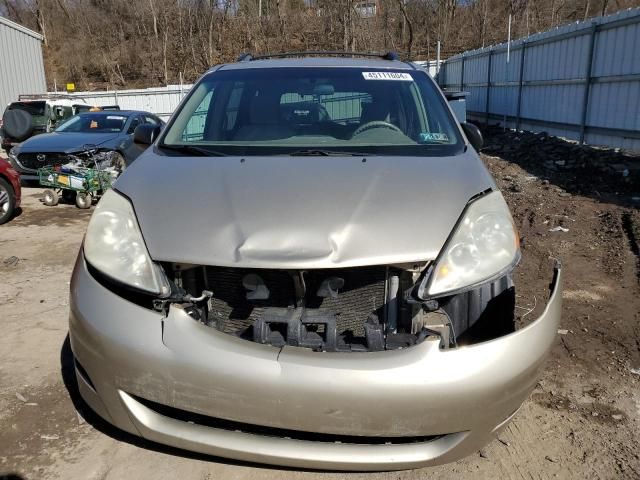 2009 Toyota Sienna CE