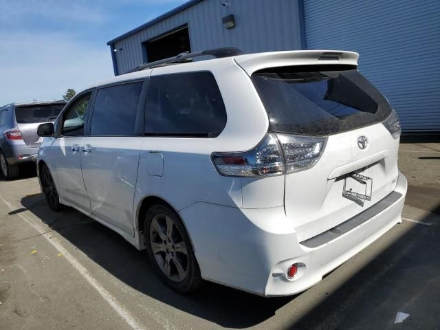 2014 Toyota Sienna Sport